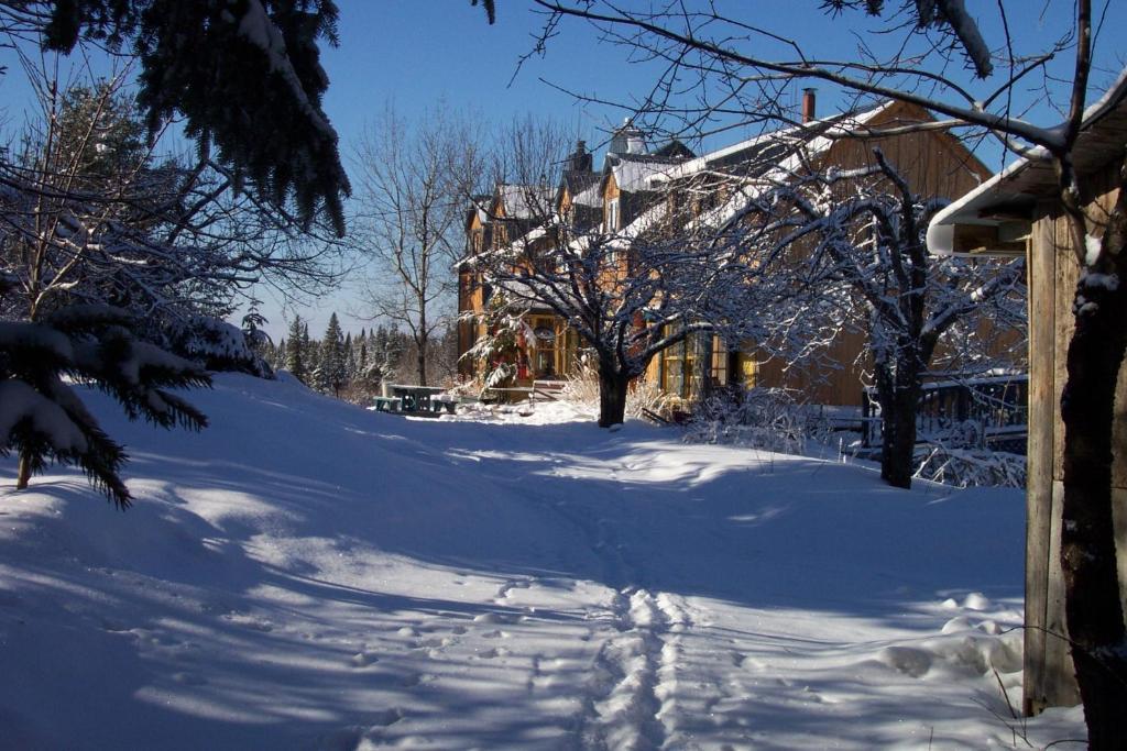 Auberge Restaurant La Mara Saint-Joseph-de-Ham-Sud Exterior photo